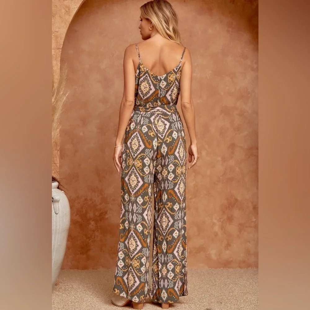 Savanna Jane Aztec Printed Jumpsuit Size Small - Picture 5 of 12